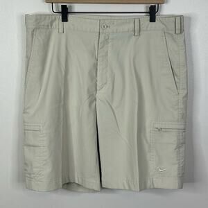 Nike Golf Dri-FIT Shorts Mens 36 Khaki Tan Flat Front Zipped Utility Pockets